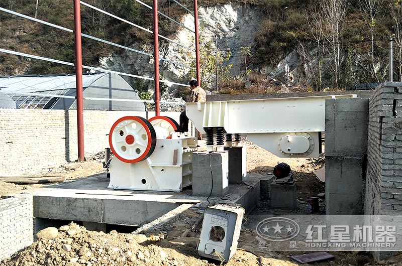 颚破处理青石现场 颚破处理青石现场