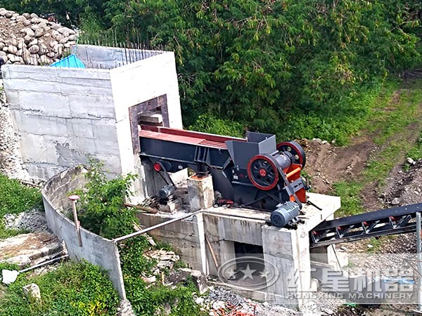 石墨破碎机现场安装图 石墨破碎机现场安装图