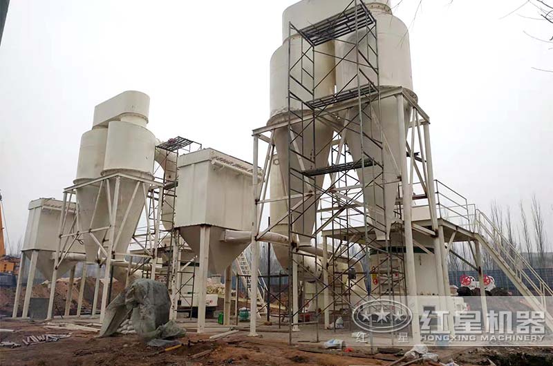 滑石粉磨粉机现场 滑石粉磨粉机现场