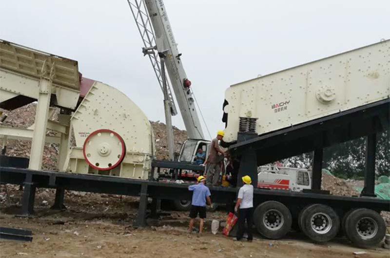 小型移动破碎机处理现场 小型移动破碎机处理现场