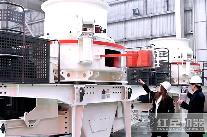 客户来参观考察制砂机 客户来参观考察制砂机