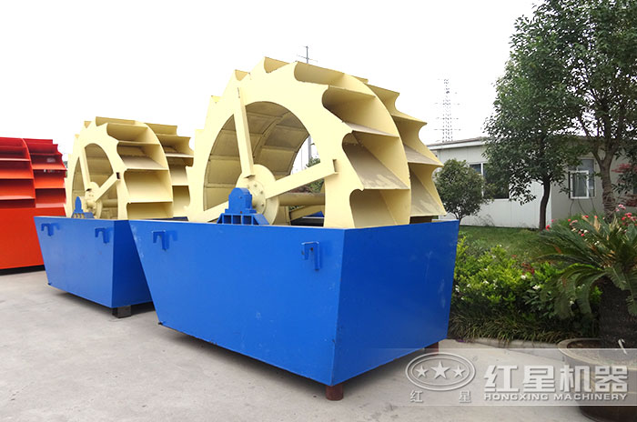 湿法制砂要用洗砂机洗去砂子表面的粉尘 湿法制砂要用洗砂机洗去砂子表面的粉尘