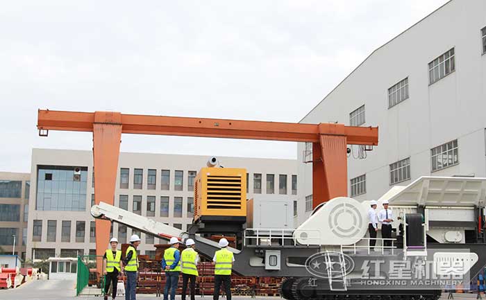 客户来厂参观考察建筑垃圾破碎设备 客户来厂参观考察建筑垃圾破碎设备