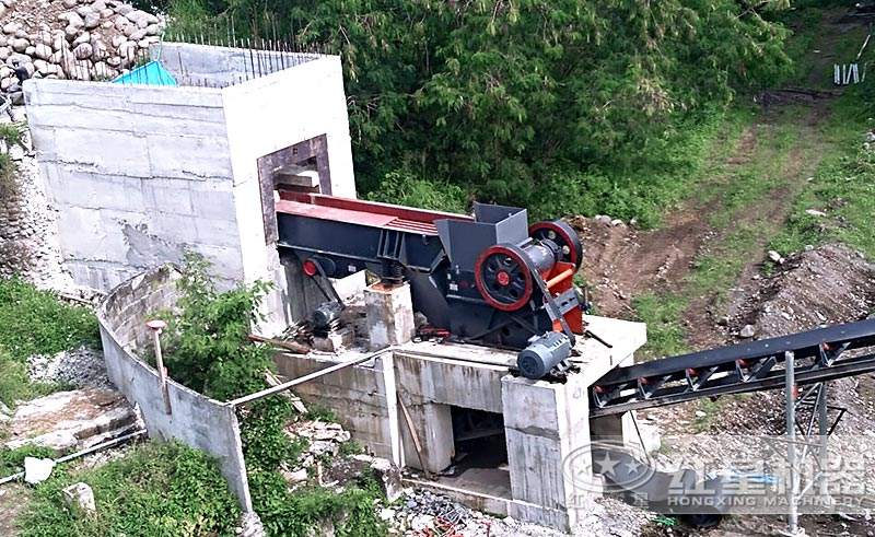 57颚式破碎机现场图 57颚式破碎机现场图