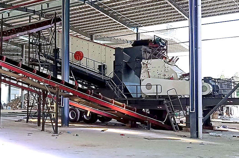 移动式反击破碎机现场 移动式反击破碎机现场