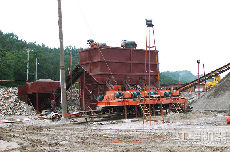 小型对辊破生产现场 小型对辊破生产现场