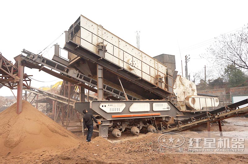 拆迁建筑垃圾破碎站工作现场 拆迁建筑垃圾破碎站工作现场