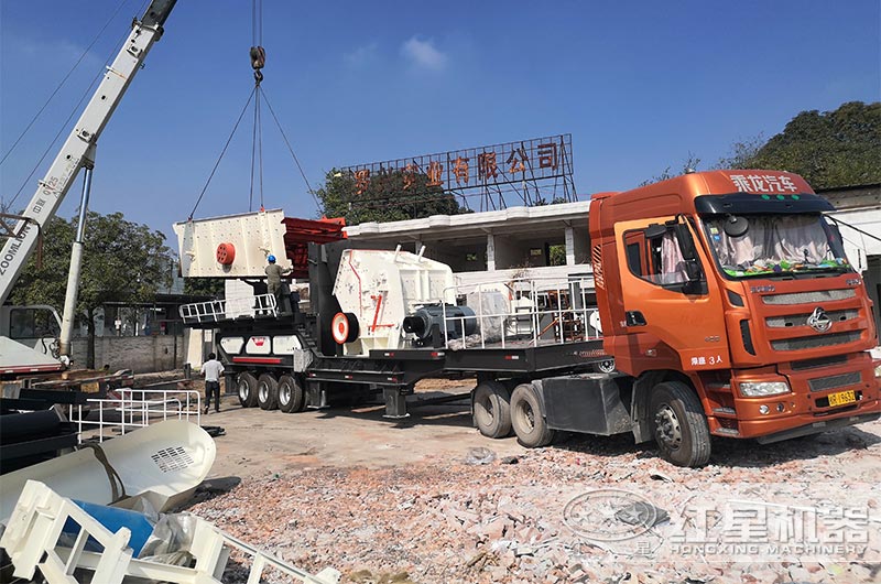 移动混凝土骨料破碎机现场 移动混凝土骨料破碎机现场