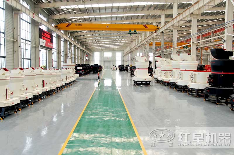 左侧一列小型磨粉机 左侧一列小型磨粉机