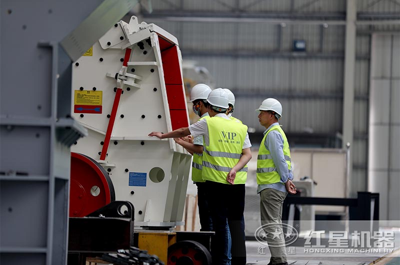 客户来厂考察CI反击破石机