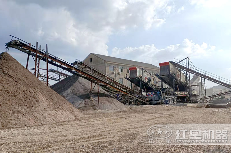 玄武岩移动破碎机现场 玄武岩移动破碎机现场