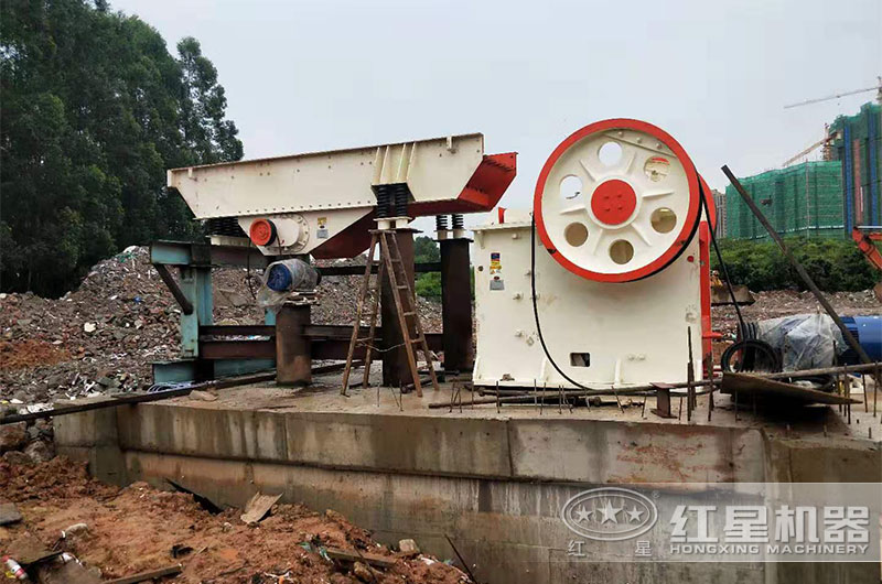 小型固定式破碎机处理建筑垃圾现场 小型固定式破碎机处理建筑垃圾现场