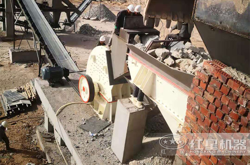 1610重锤式破碎机现场 1610重锤式破碎机现场