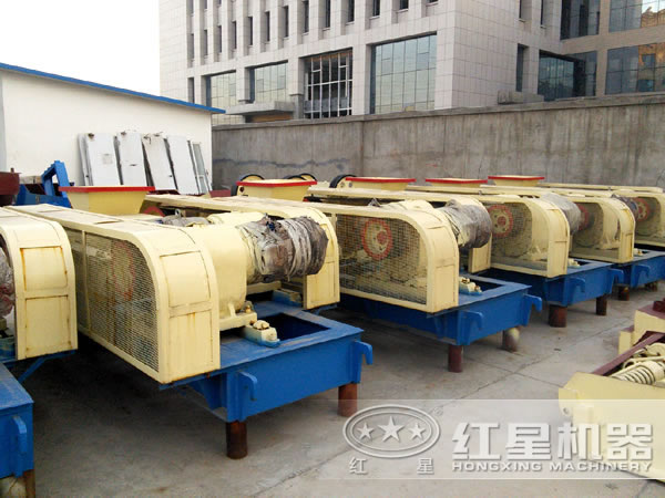 新型对辊式破碎机厂区图 新型对辊式破碎机厂区图