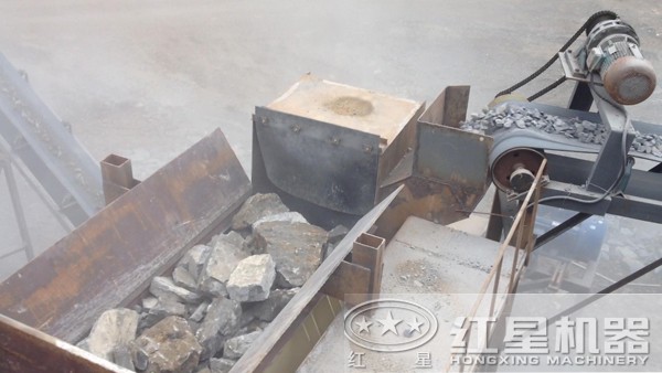 花岗岩破碎现场 花岗岩破碎现场