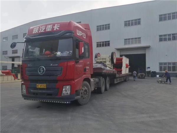 大型矿山碎石机发货现场 大型矿山碎石机发货现场