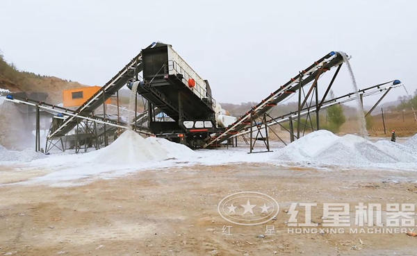 颚式移动破碎机破碎青石 颚式移动破碎机破碎青石