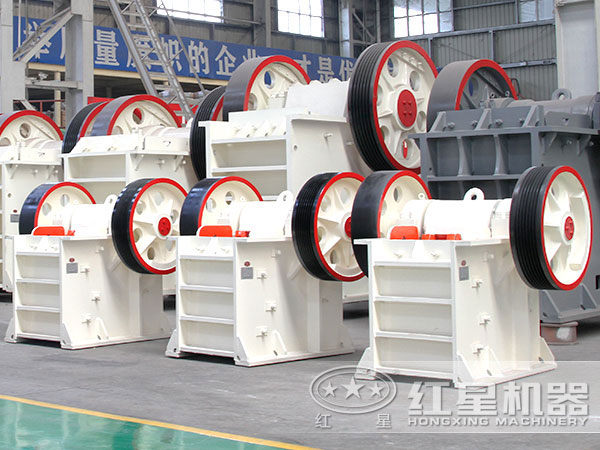 厂区排列整齐的时产30吨400*600石头破碎机 厂区排列整齐的时产30吨400*600石头破碎机