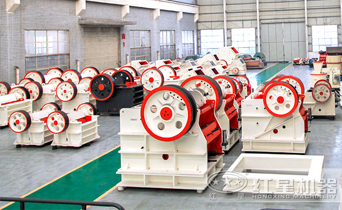 小型鄂式粉碎机车间图 小型鄂式粉碎机车间图