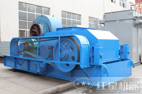 一台辊式破碎机 一台辊式破碎机