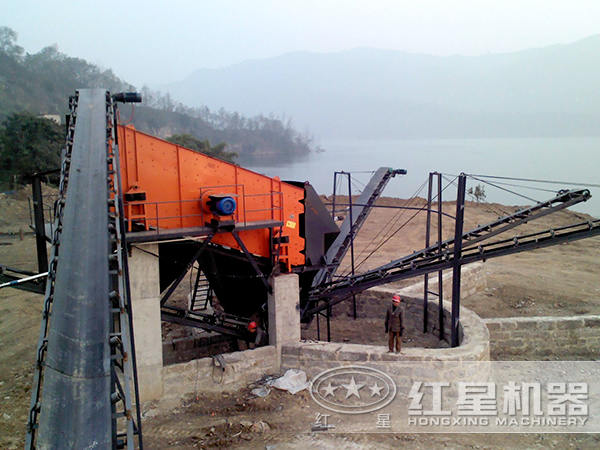 振动筛安装现场 振动筛安装现场