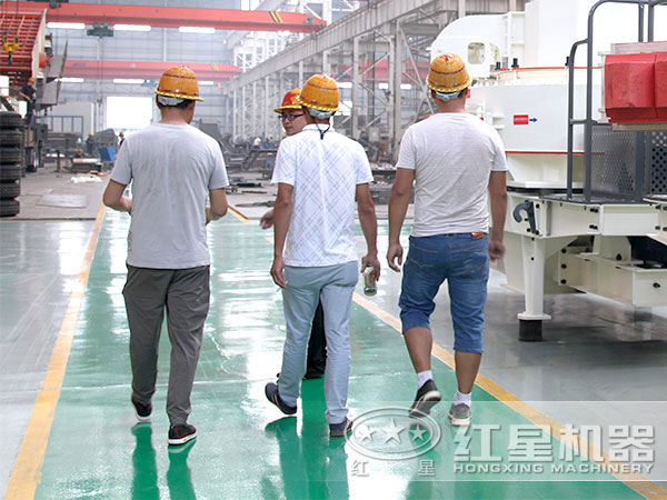 带你走进红星大型生产车间 带你走进红星大型生产车间