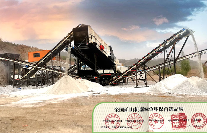 环保移动矿山石子碎石机_打石机现场作业 环保移动矿山石子碎石机_打石机现场作业