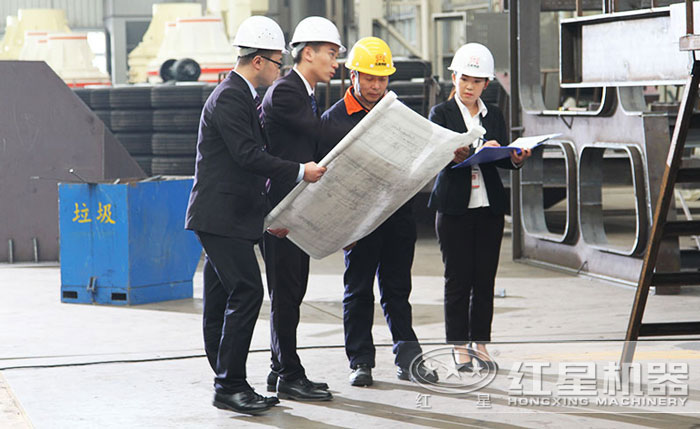 技术人员为用户详细解疑答难 技术人员为用户详细解疑答难