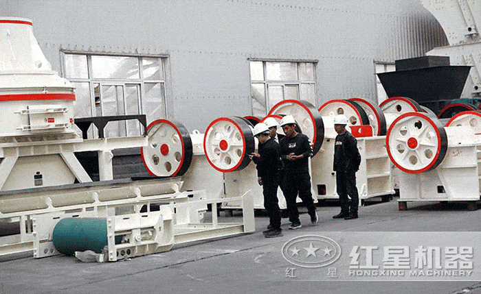 小型颚式破碎机用户参观 小型颚式破碎机用户参观