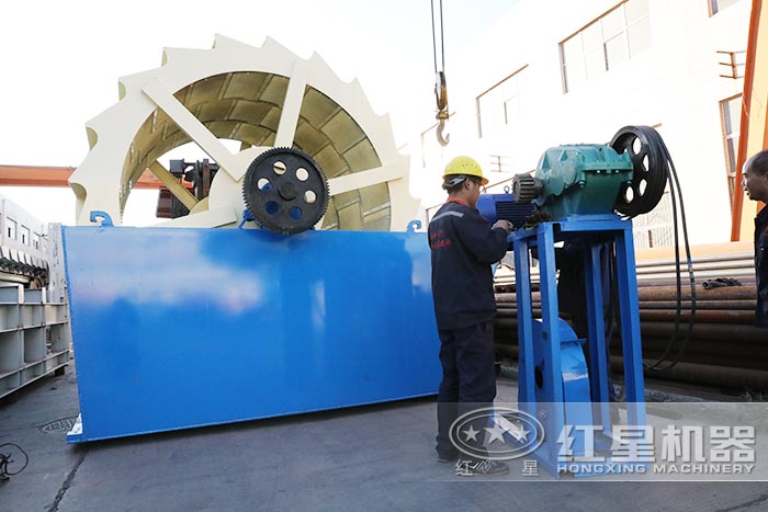 红星技术人员安装电机让用户免费技术咨询 红星技术人员安装电机让用户免费技术咨询