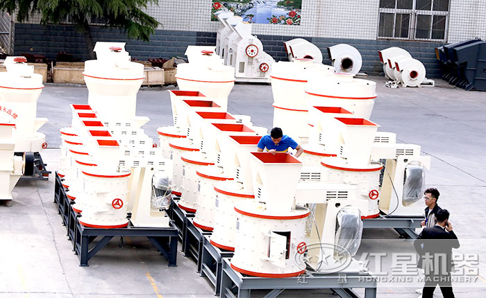 客户选购复合破碎机现场 客户选购复合破碎机现场