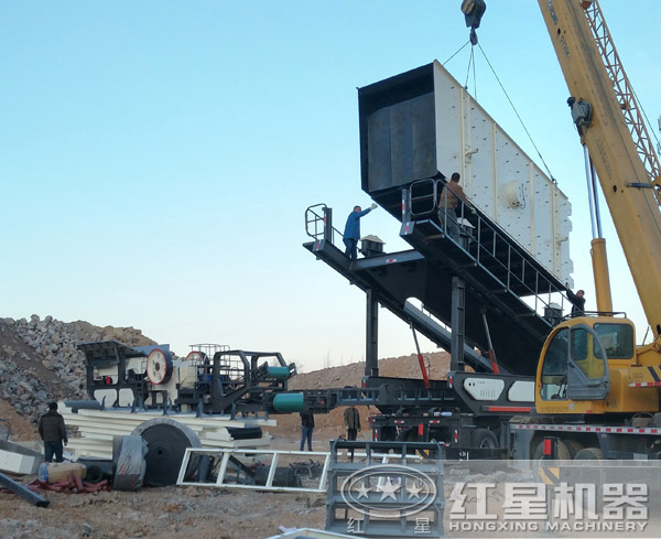 移动煤矸石粉碎机设备现场作业 移动煤矸石粉碎机设备现场作业