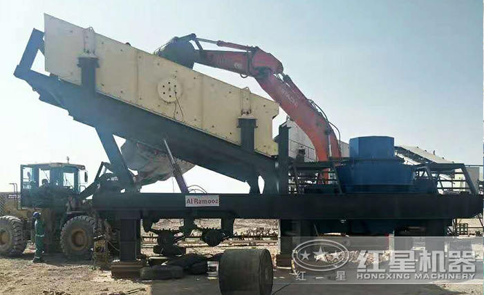 移动卵石破碎机作业现场 移动卵石破碎机作业现场