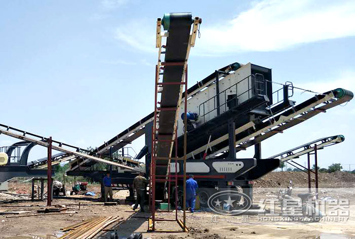 红星技术工人为用户现场安装 红星技术工人为用户现场安装