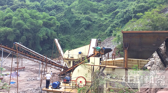 重锤式破碎机施工现场 重锤式破碎机施工现场