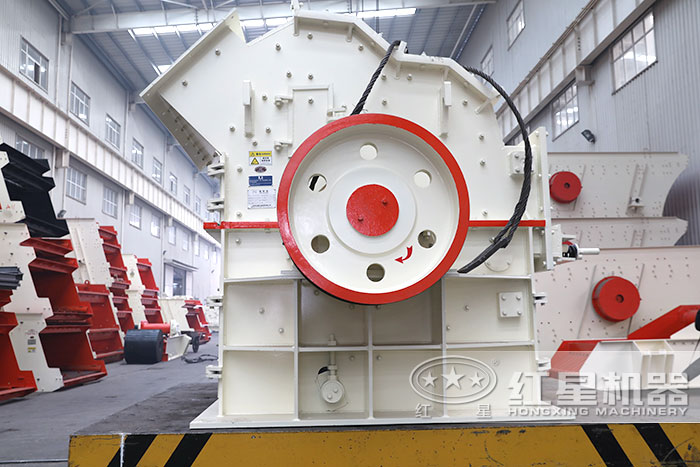 细碎制砂机外形侧面展示 细碎制砂机外形侧面展示