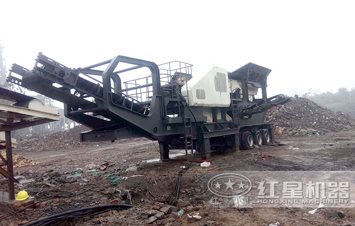 搭载鄂式破碎机 搭载鄂式破碎机