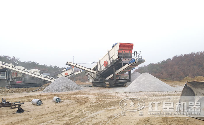 履带移动大型碎砂机用户施工现场 履带移动大型碎砂机用户施工现场