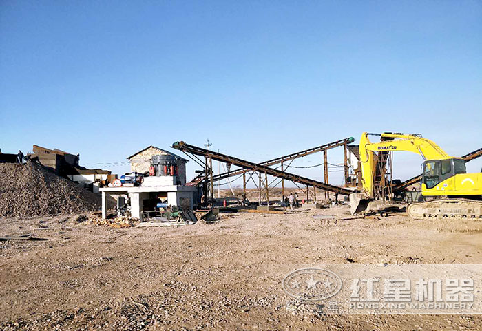 固定作业的时产600吨破碎生产线现场 固定作业的时产600吨破碎生产线现场