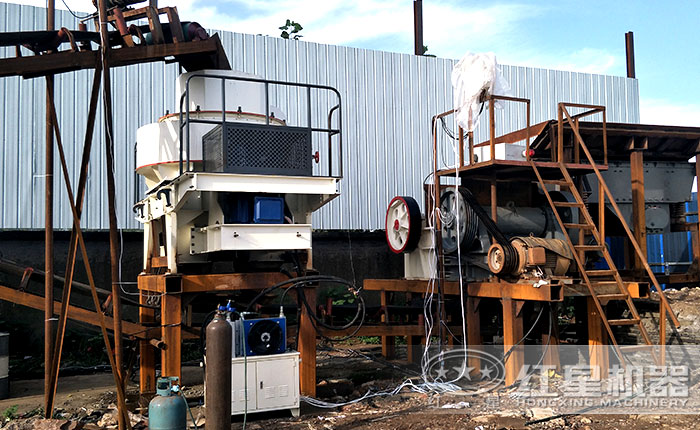 细颚破碎机--生产现场 细颚破碎机--生产现场