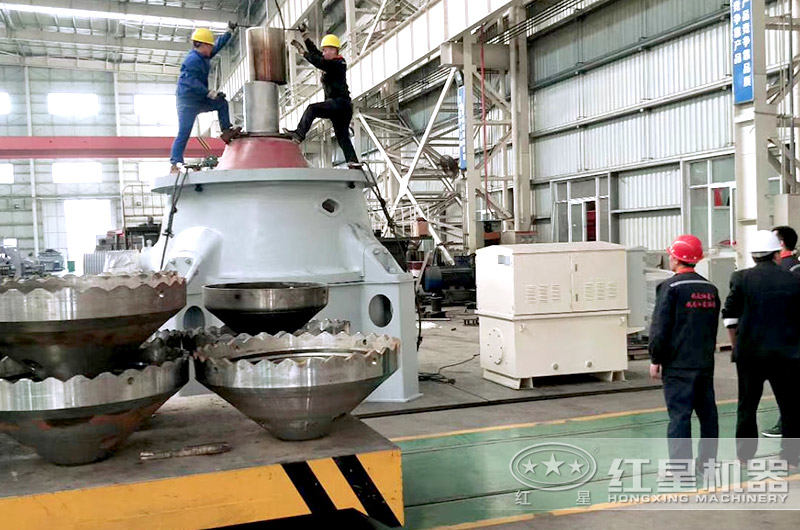 复合型圆锥破碎机工人作业车间