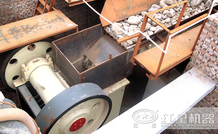 颚式破碎机进料口 颚式破碎机进料口