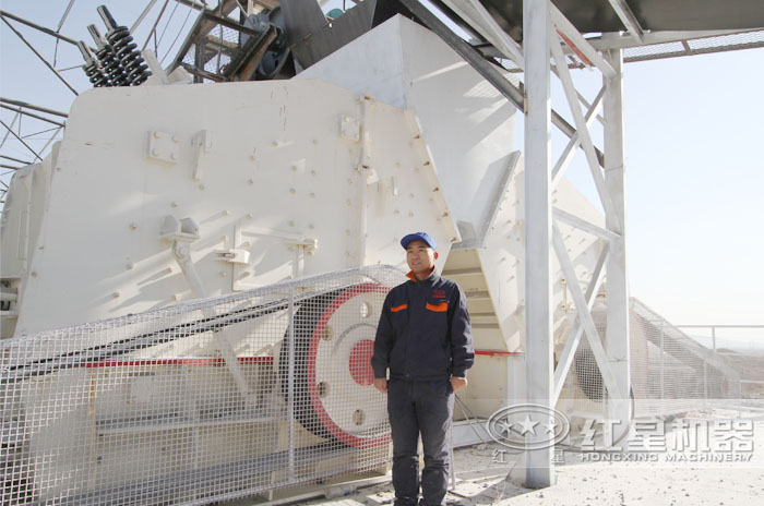 广西石灰石大型碎石生产现场 广西石灰石大型碎石生产现场