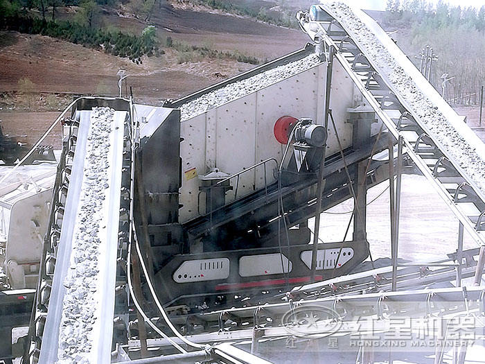 移动作业的破碎生产线 移动作业的破碎生产线