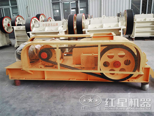 小型对辊机车间